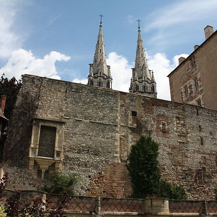 Photo de Ancien château ou Palais des ducs de Bourbon