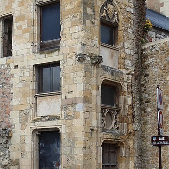 Photo de Ancien château ou Palais des ducs de Bourbon