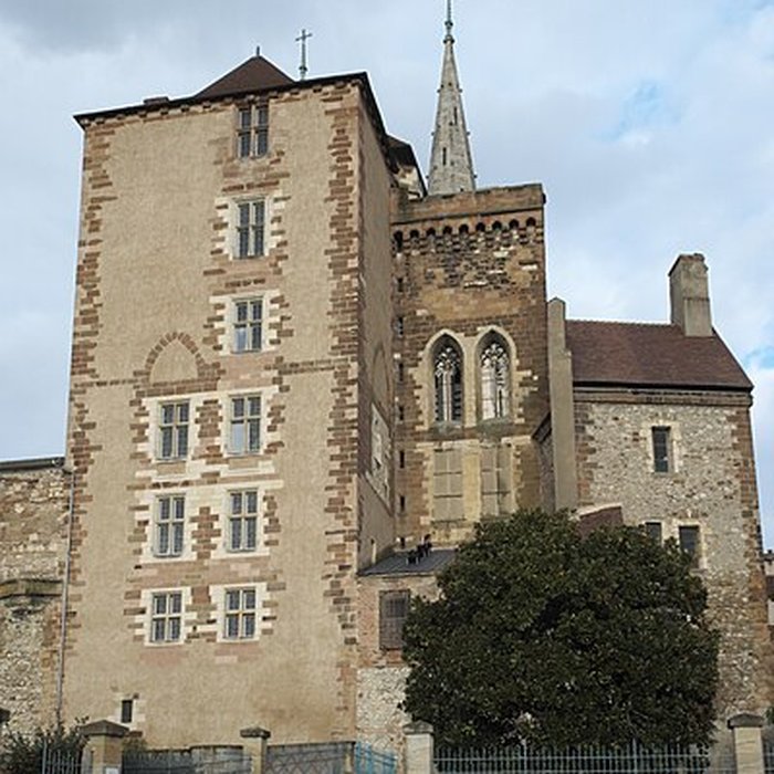 Photo de Ancien château ou Palais des ducs de Bourbon
