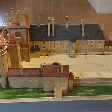 Ancien château ou Palais des ducs de Bourbon