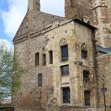 Ancien château ou Palais des ducs de Bourbon