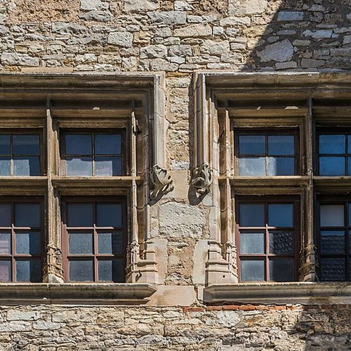 Photo de Maison voisine de la porte de ville carrée