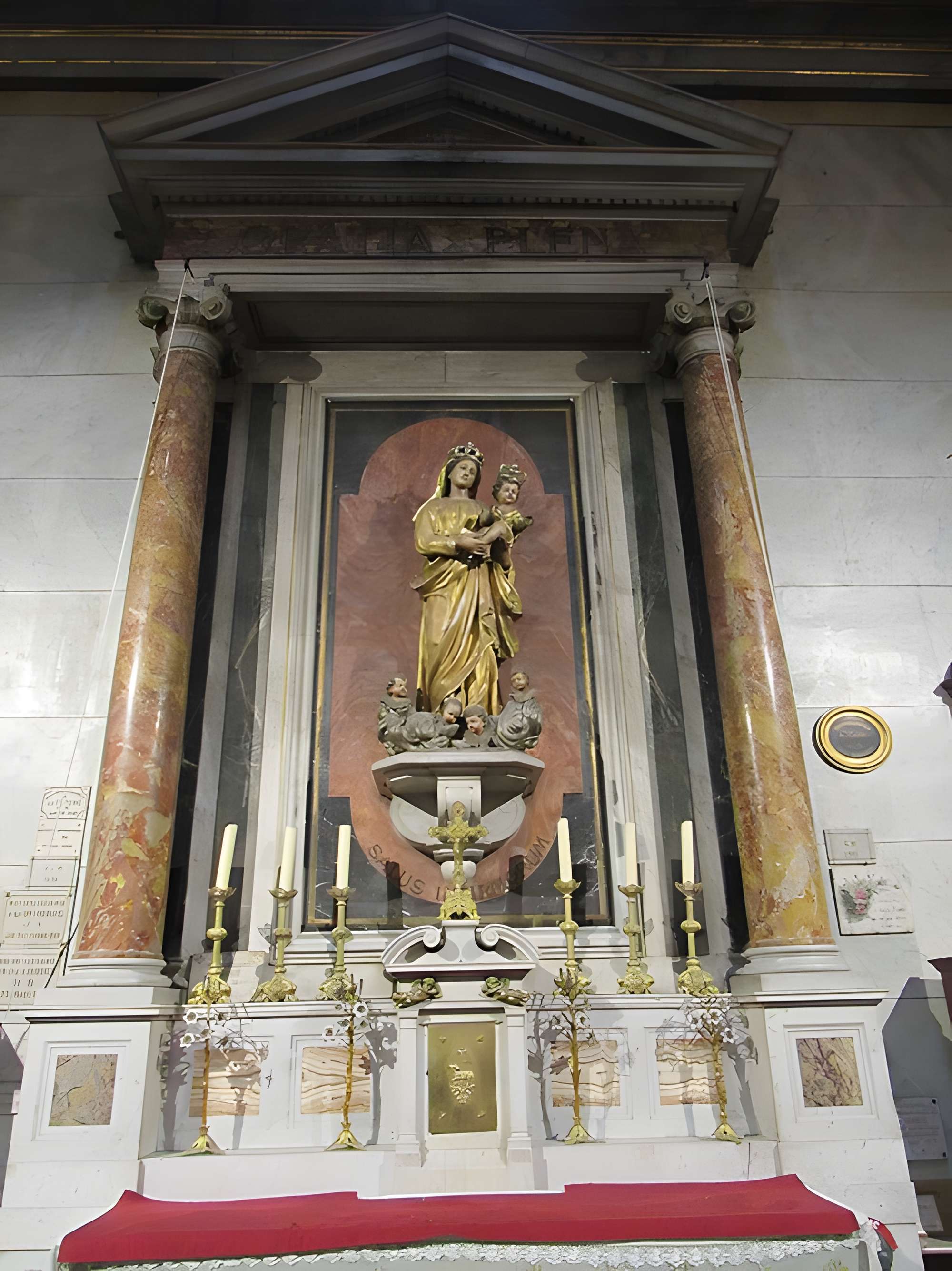 Église Saint-Charles intra-muros