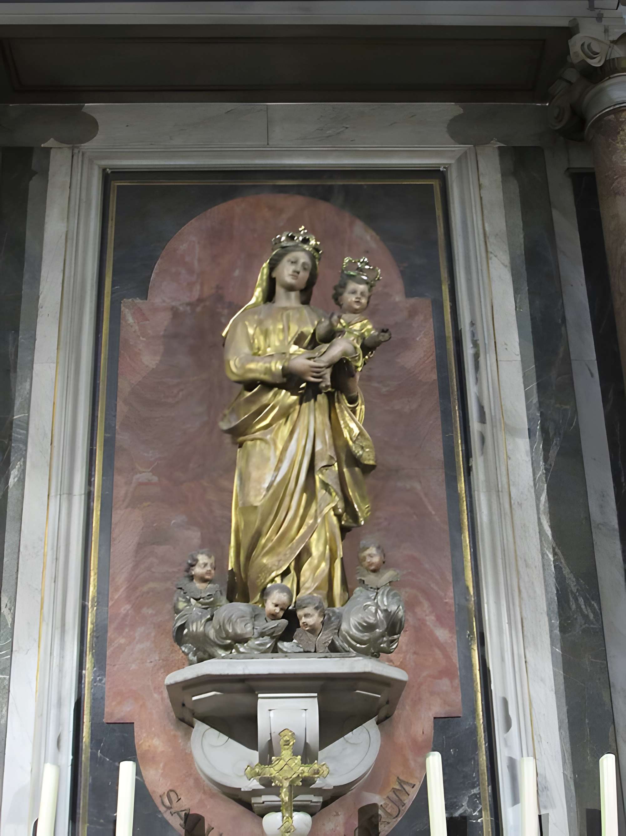 Église Saint-Charles intra-muros