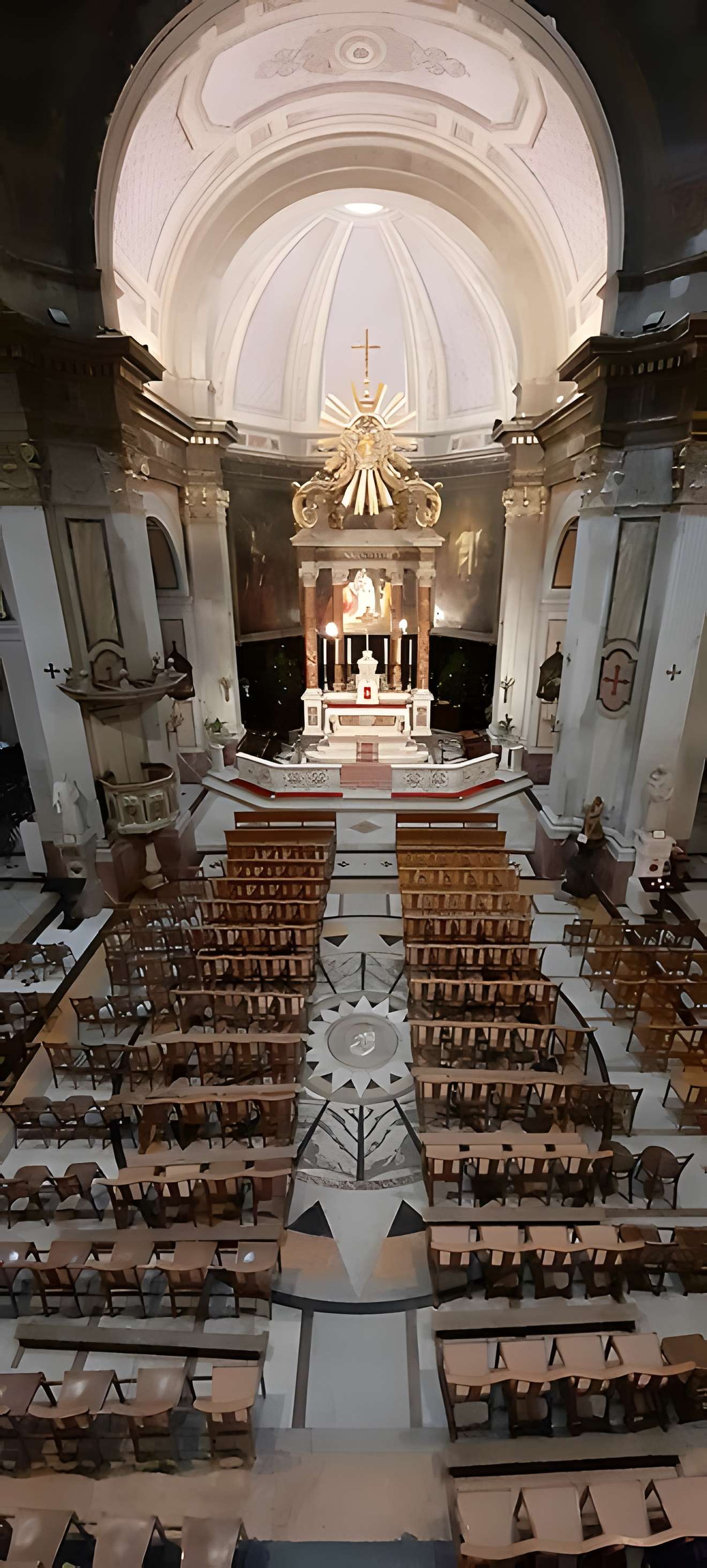 Église Saint-Charles intra-muros