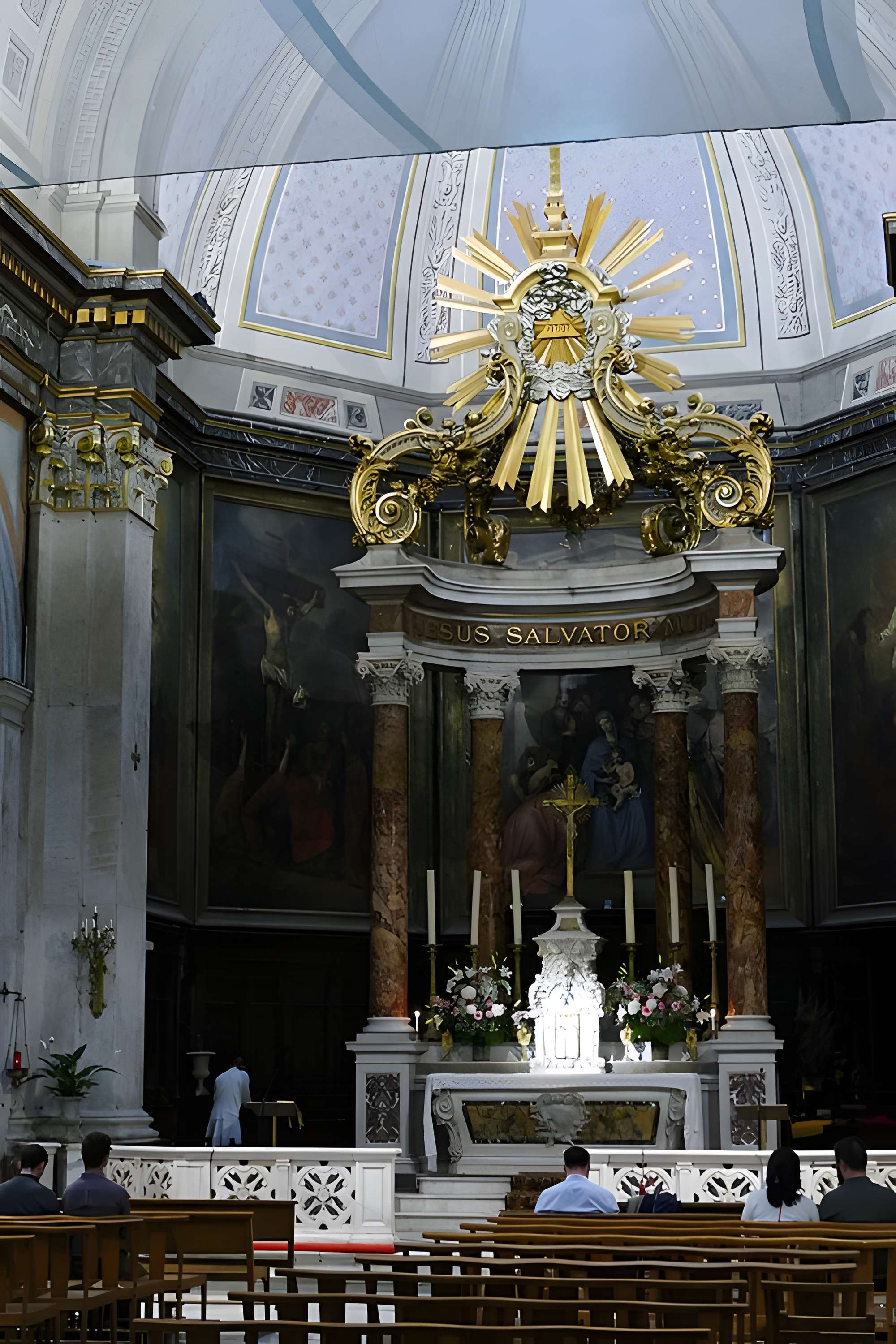 Église Saint-Charles intra-muros