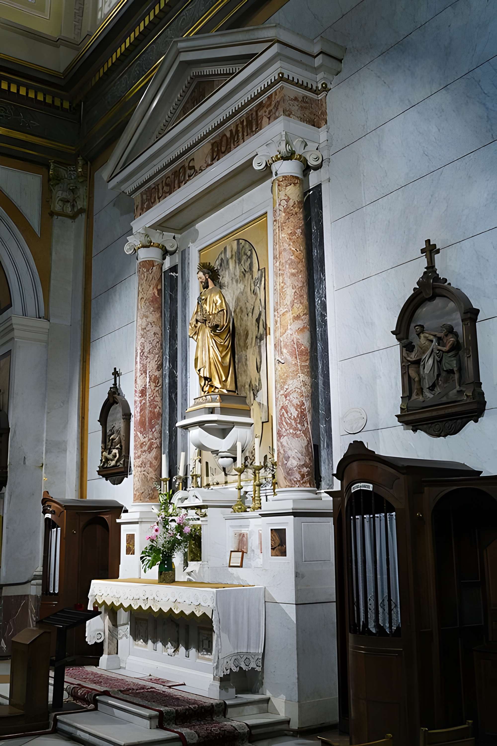 Église Saint-Charles intra-muros