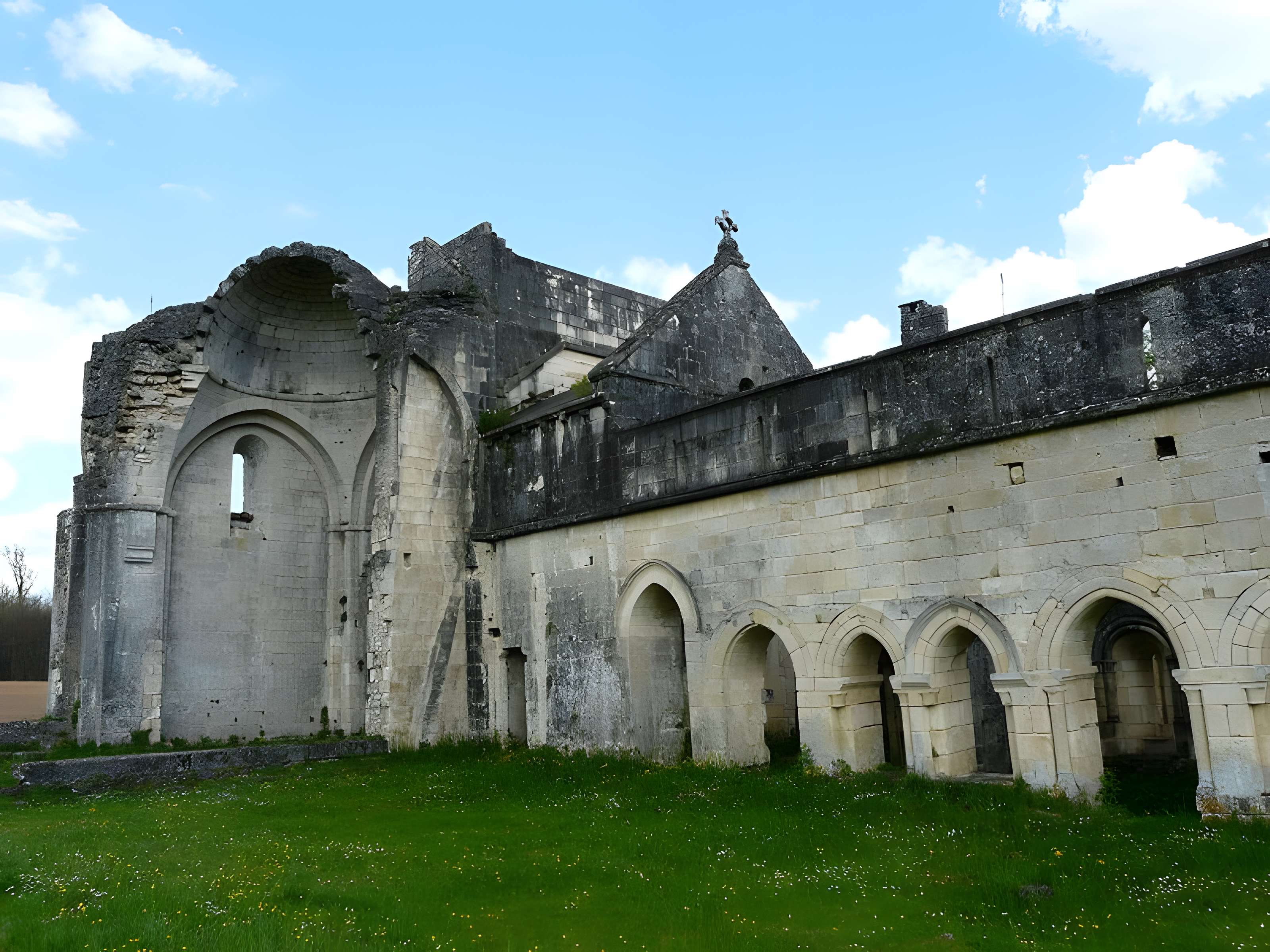 Ruines de l'Abbaye Notre-Dame de Boschaud 