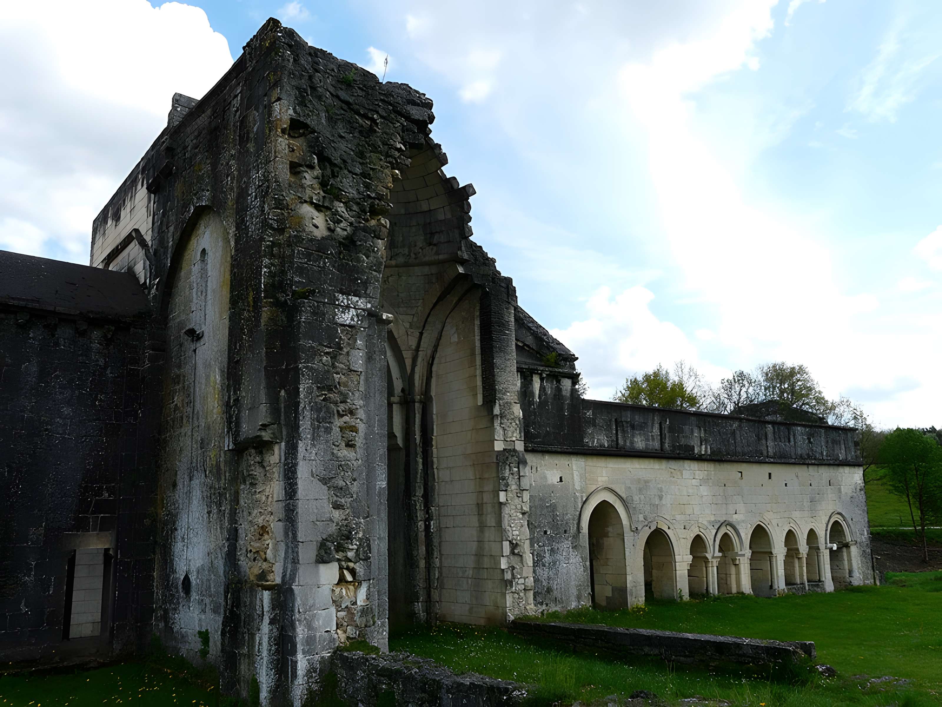 Ruines de l'Abbaye Notre-Dame de Boschaud