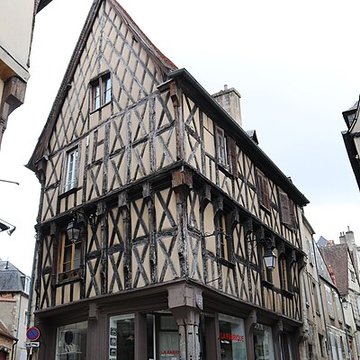 Maison de bois dite Maison des Trois Flûtes