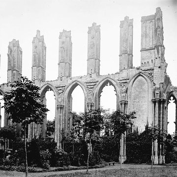 Ruines de lAbbaye St-Bertin de Saint-Omer