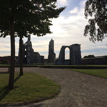 Ruines de lAbbaye St-Bertin de Saint-Omer