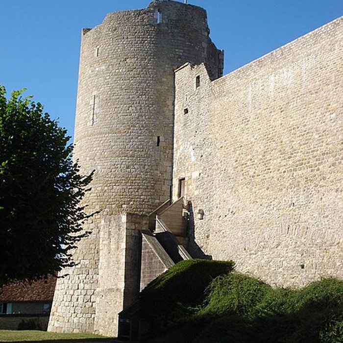 Photo de Château dYèvre-le-Châtel