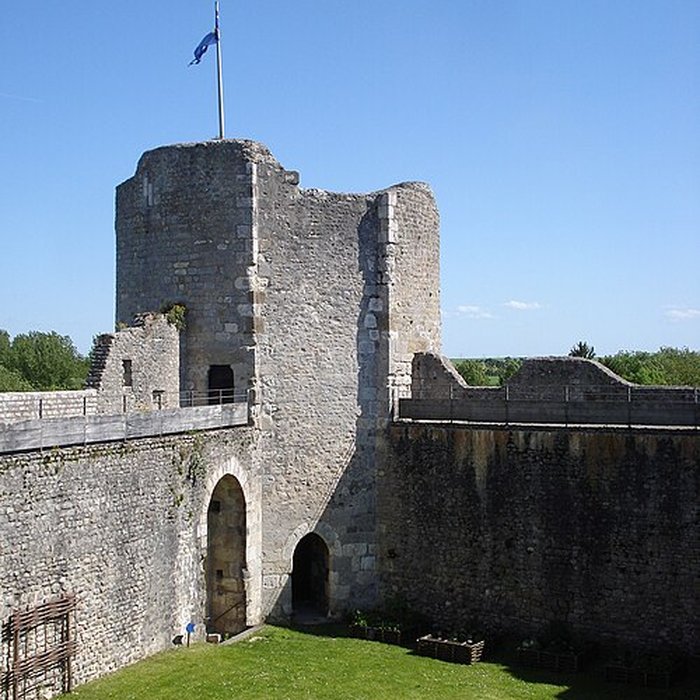 Photo de Château dYèvre-le-Châtel