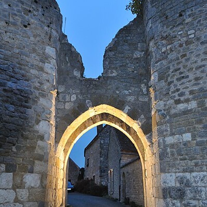 Photo de Château dYèvre-le-Châtel