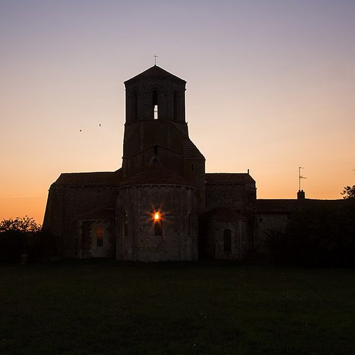 Photo de Ancienne église priorale Saint-Pierre de Parthenay-le-Vieux