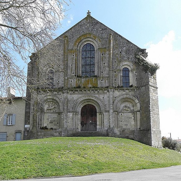 Photo de Ancienne église priorale Saint-Pierre de Parthenay-le-Vieux