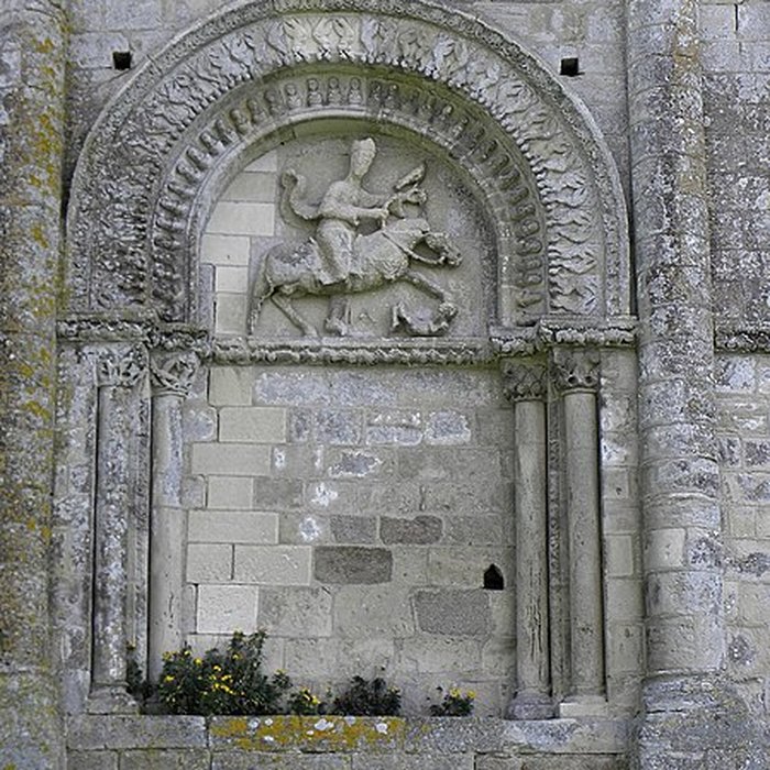 Photo de Ancienne église priorale Saint-Pierre de Parthenay-le-Vieux