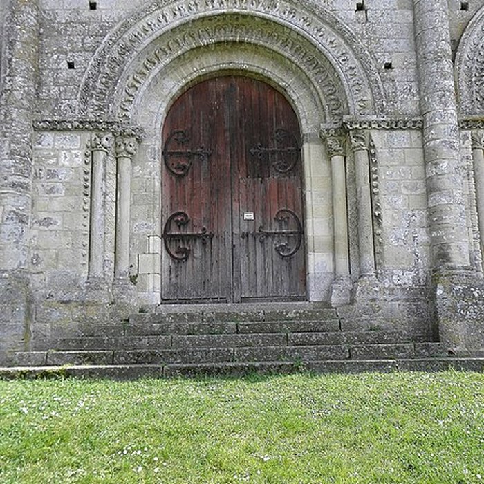 Photo de Ancienne église priorale Saint-Pierre de Parthenay-le-Vieux