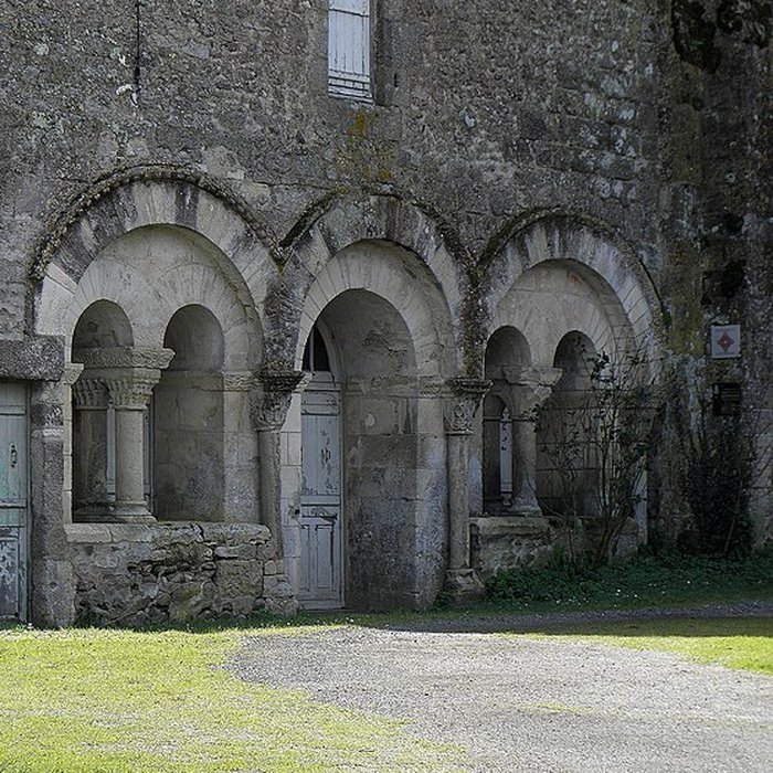 Photo de Ancienne église priorale Saint-Pierre de Parthenay-le-Vieux