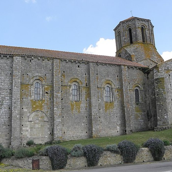 Photo de Ancienne église priorale Saint-Pierre de Parthenay-le-Vieux