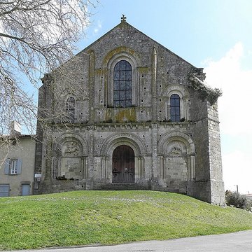 Ancienne église priorale Saint-Pierre de Parthenay-le-Vieux