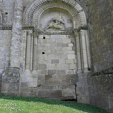 Ancienne église priorale Saint-Pierre de Parthenay-le-Vieux