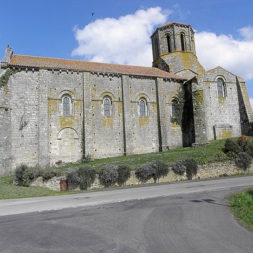 Ancienne église priorale Saint-Pierre de Parthenay-le-Vieux