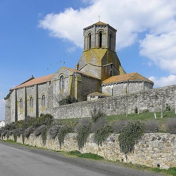 Ancienne église priorale Saint-Pierre de Parthenay-le-Vieux