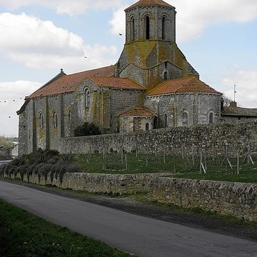 Ancienne église priorale Saint-Pierre de Parthenay-le-Vieux