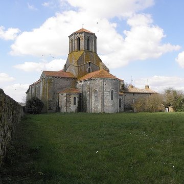 Ancienne église priorale Saint-Pierre de Parthenay-le-Vieux