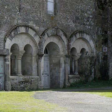 Ancienne église priorale Saint-Pierre de Parthenay-le-Vieux