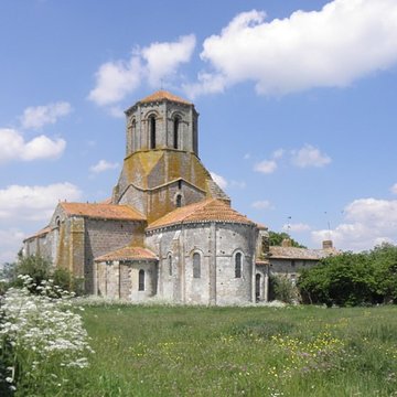 Ancienne église priorale Saint-Pierre de Parthenay-le-Vieux