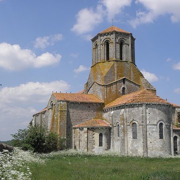 Ancienne église priorale Saint-Pierre de Parthenay-le-Vieux