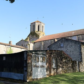 Ancienne église priorale Saint-Pierre de Parthenay-le-Vieux