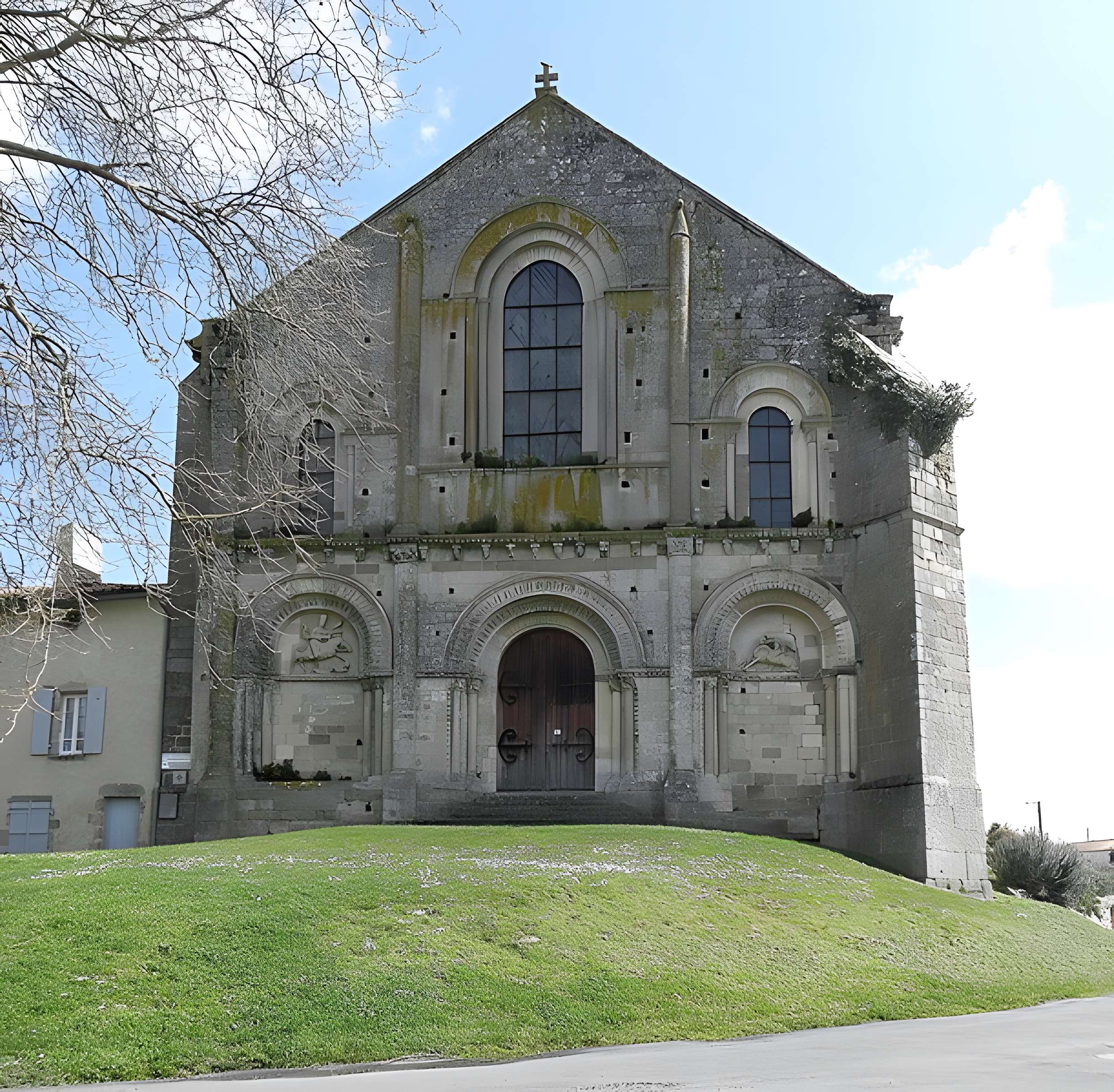 Ancienne église priorale Saint-Pierre de Parthenay-le-Vieux