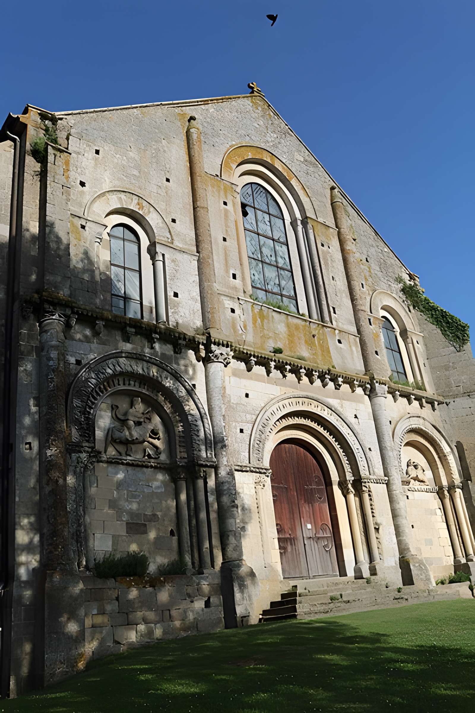 Ancienne église priorale Saint-Pierre de Parthenay-le-Vieux