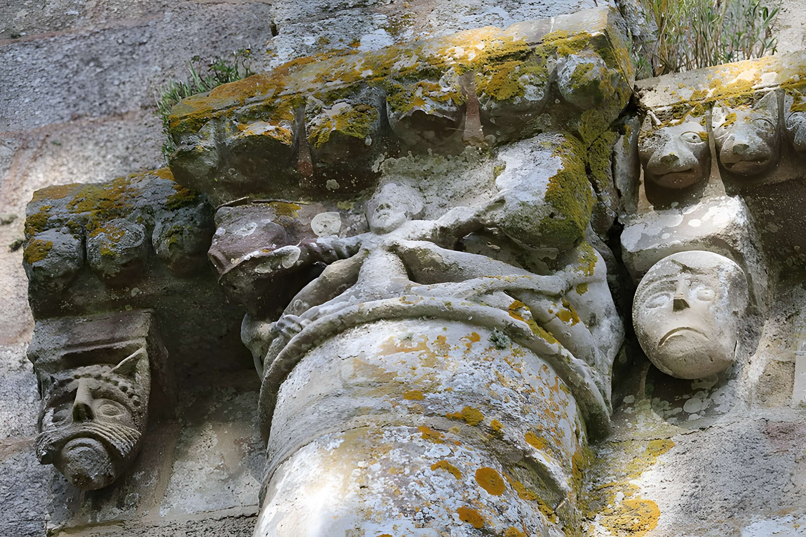 Ancienne église priorale Saint-Pierre de Parthenay-le-Vieux