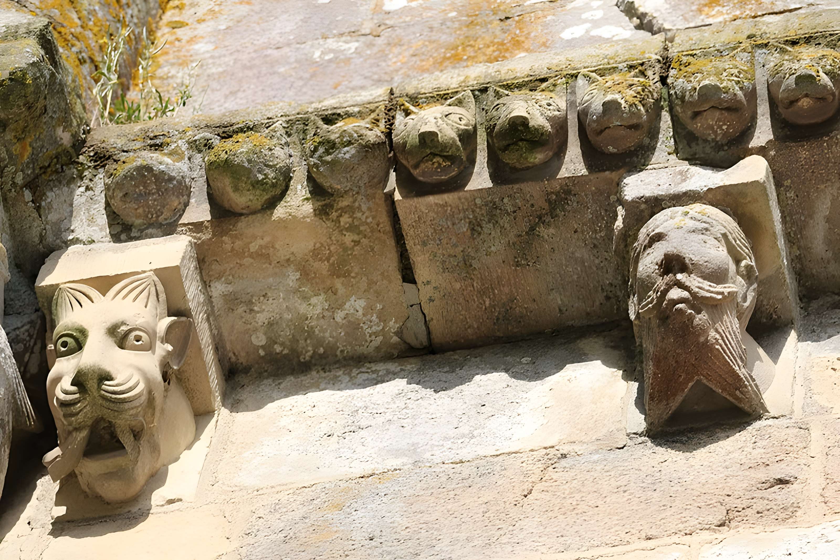 Ancienne église priorale Saint-Pierre de Parthenay-le-Vieux