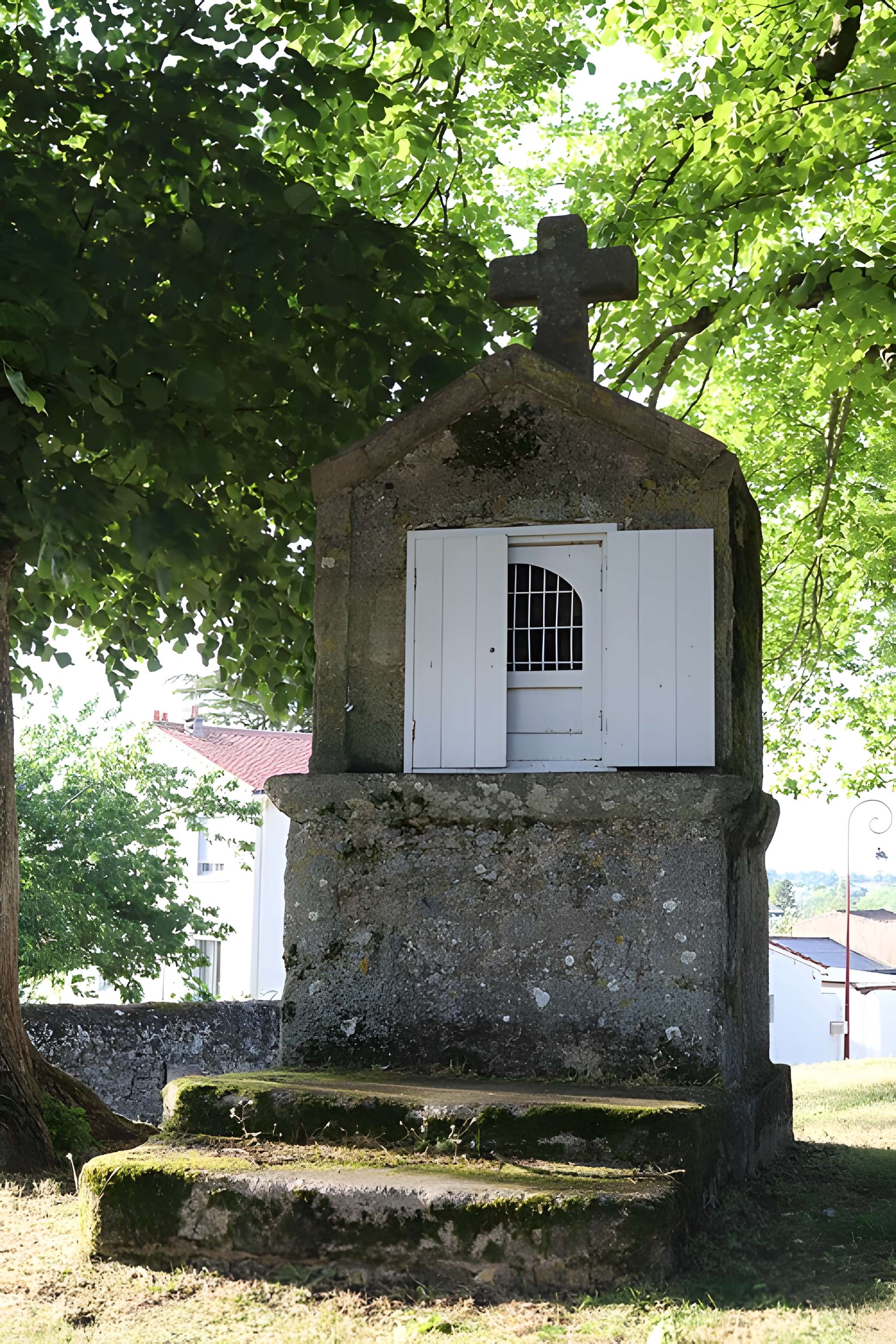 Ancienne église priorale Saint-Pierre de Parthenay-le-Vieux