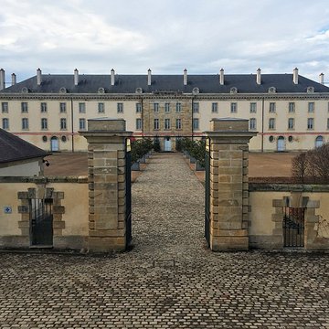 Centre national du costume de scène et de la scénographie