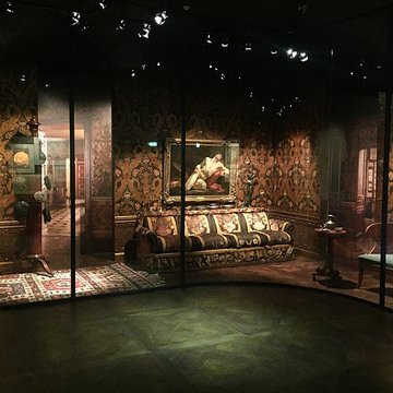 Centre national du costume de scène et de la scénographie