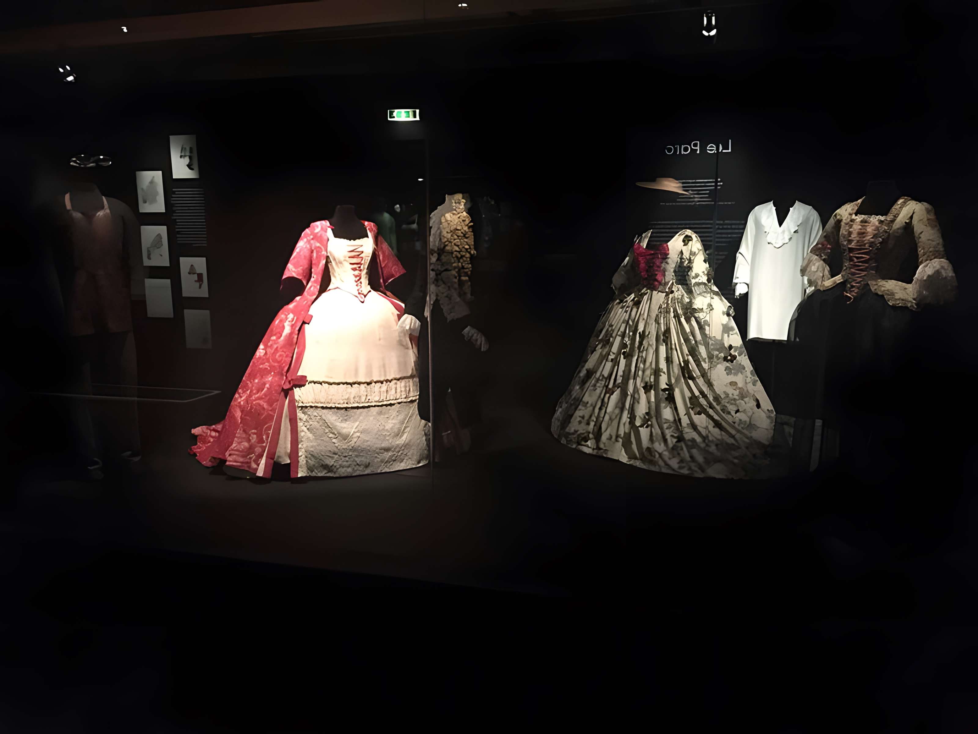 Centre national du costume de scène et de la scénographie