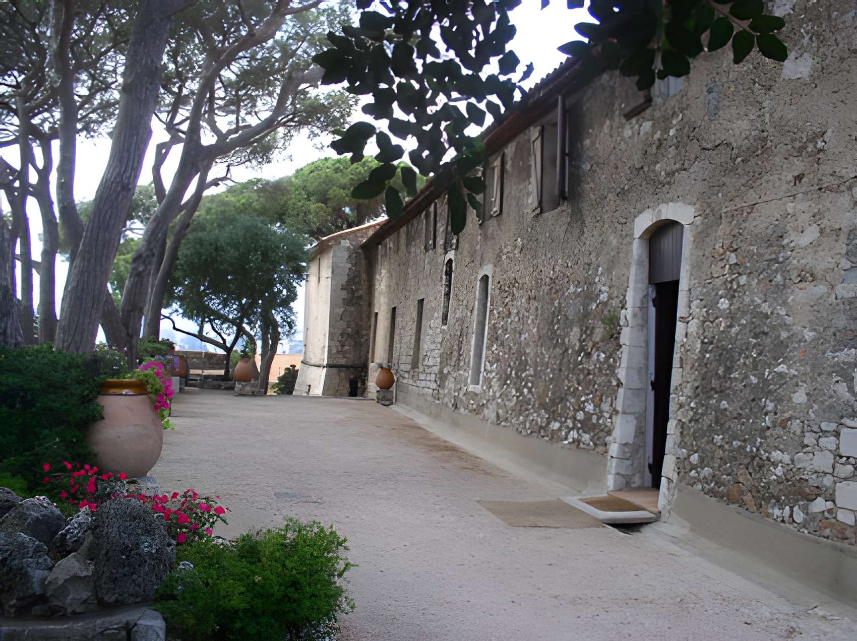 Musée des explorations du monde (MEM)