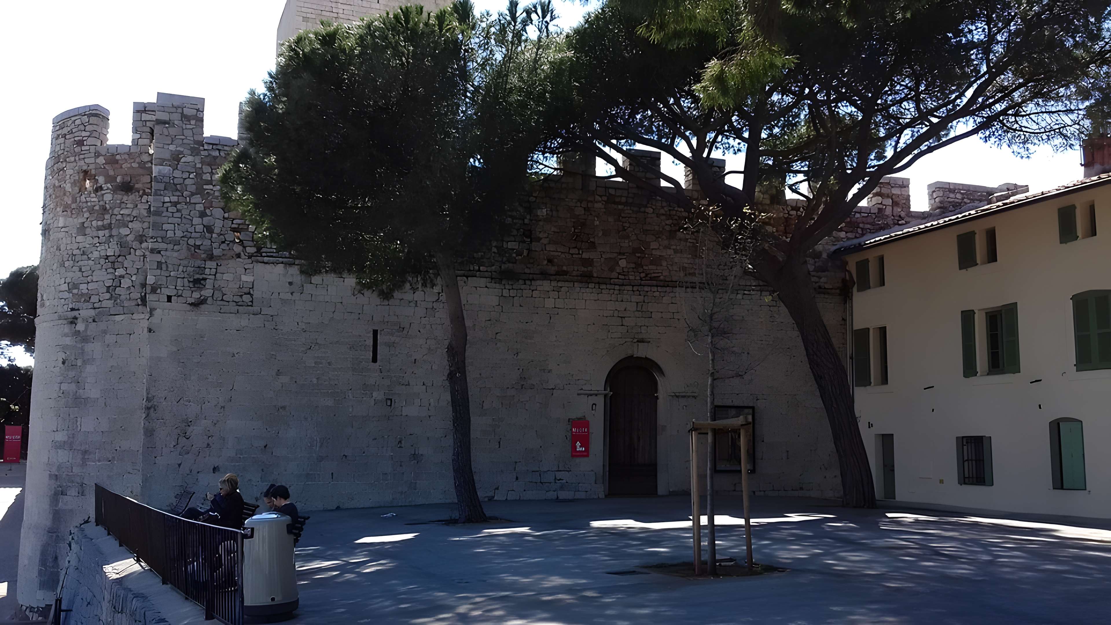 Musée des explorations du monde (MEM)