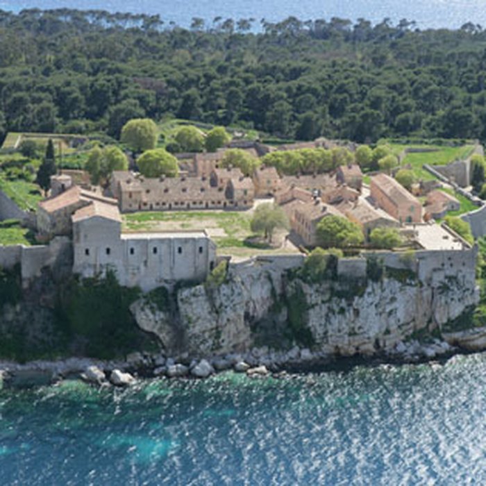 Photo de Le musée du Masque de fer et du Fort Royal