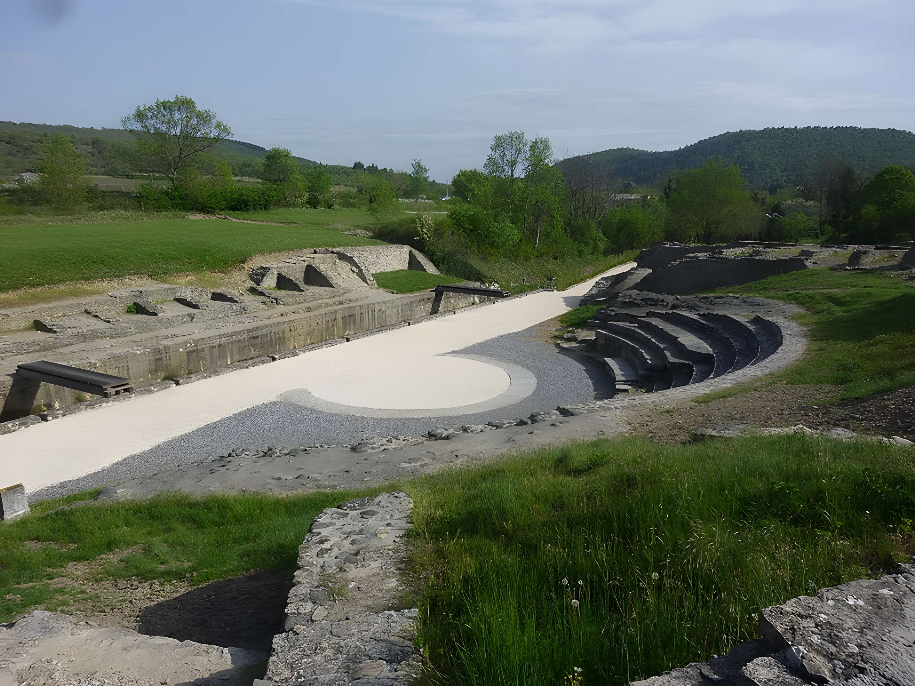 Site archéologique d'Alba-la-Romaine