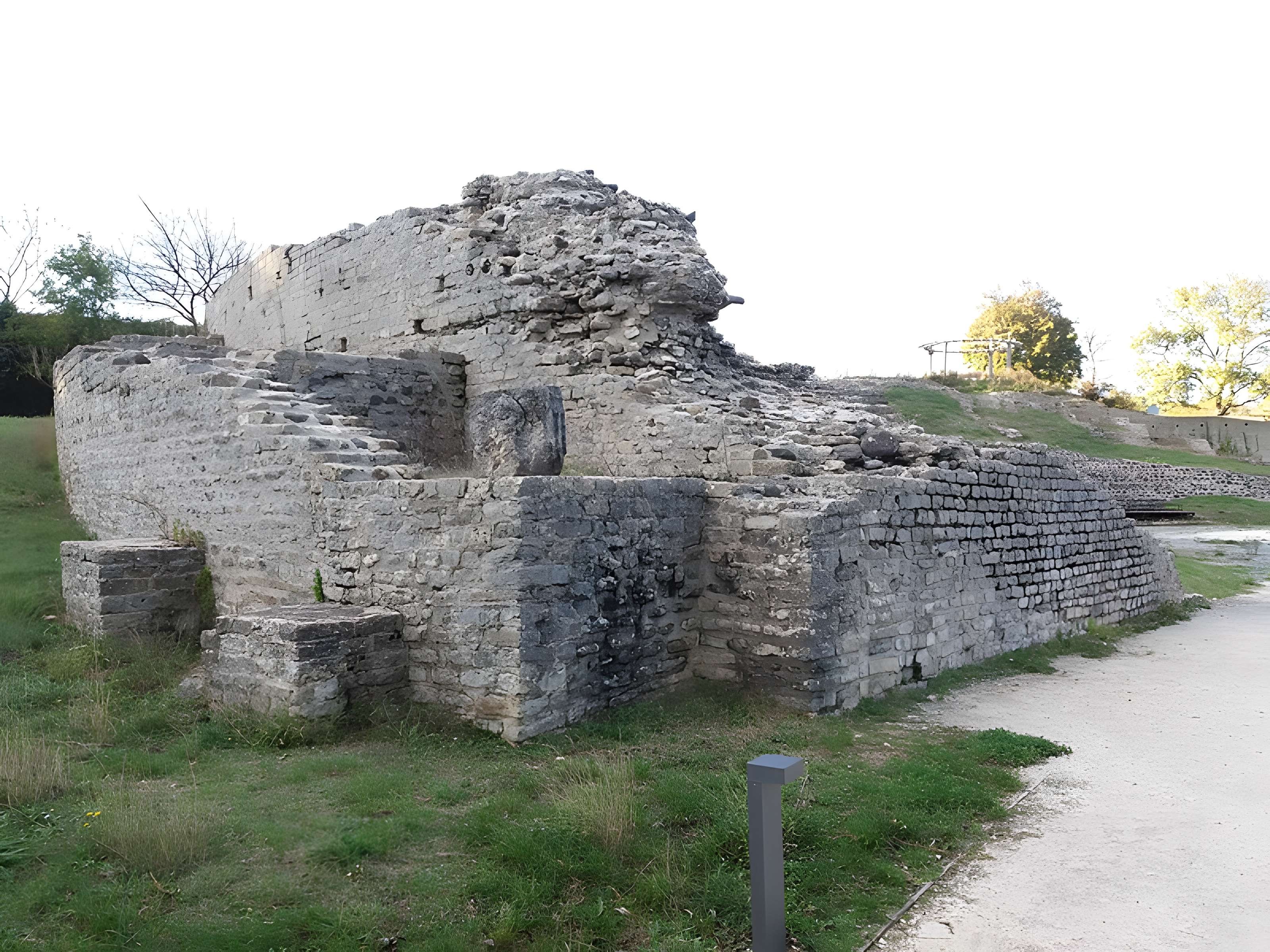 Site archéologique d'Alba-la-Romaine