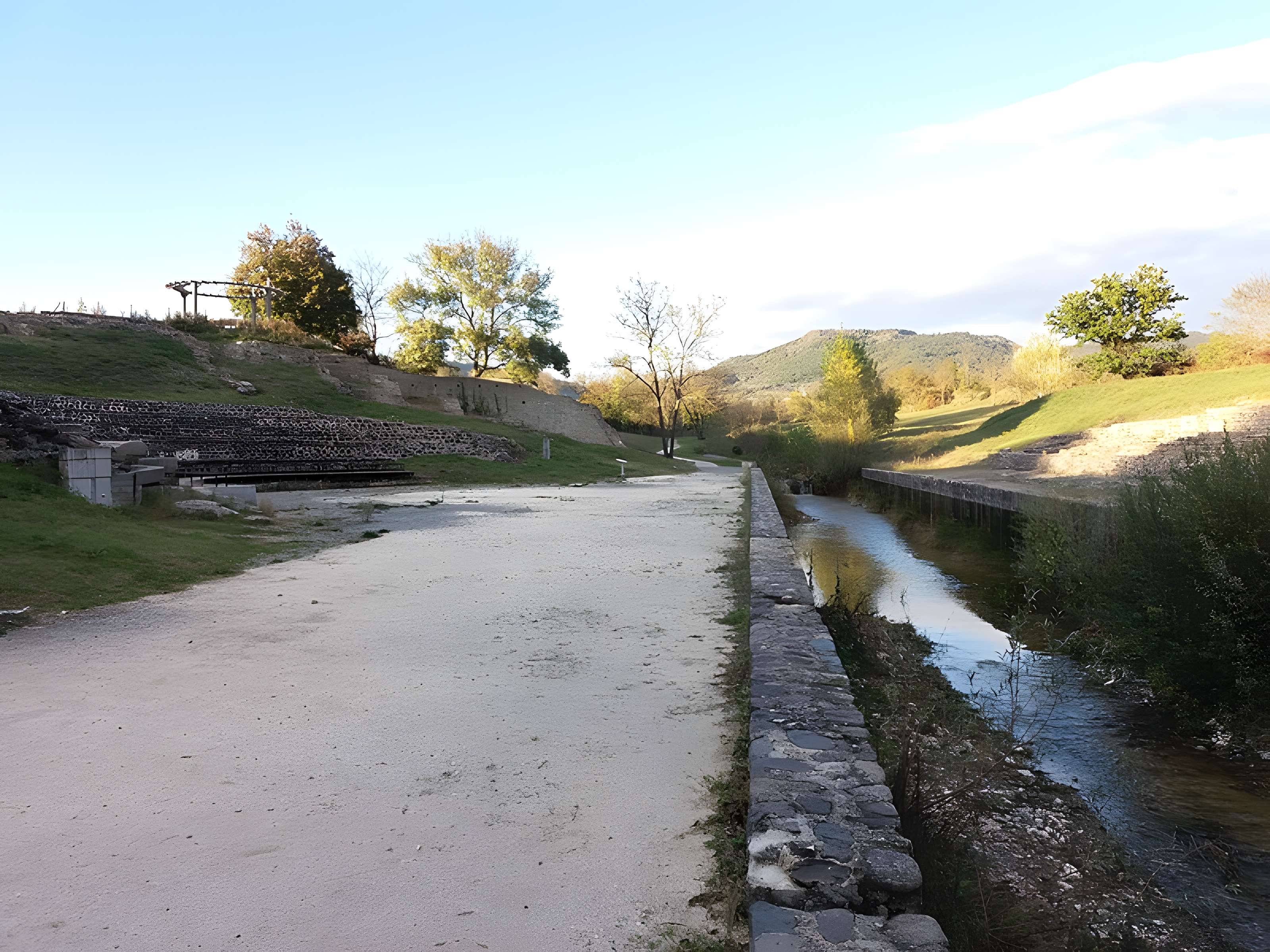 Site archéologique d'Alba-la-Romaine