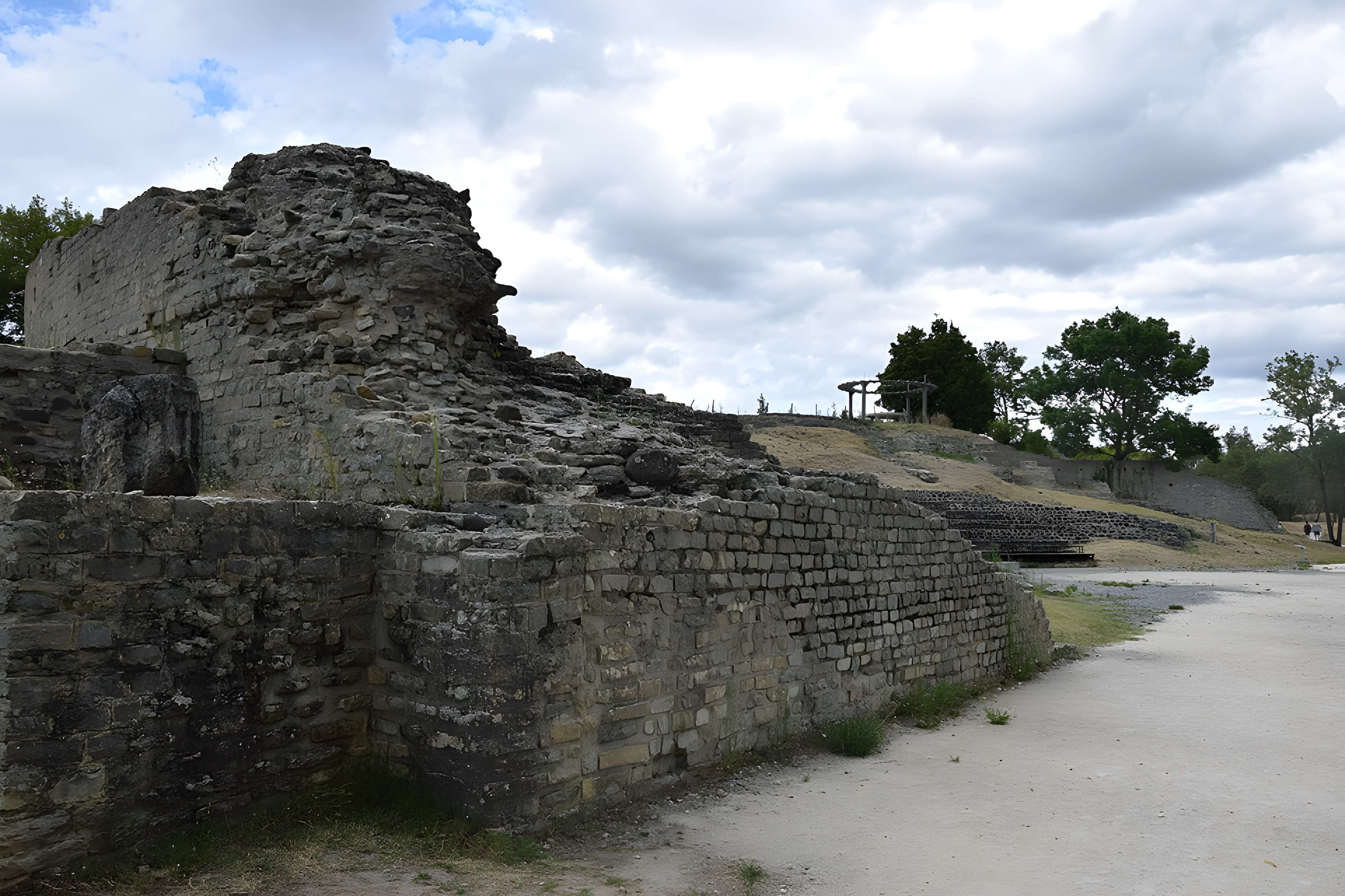 Site archéologique d'Alba-la-Romaine